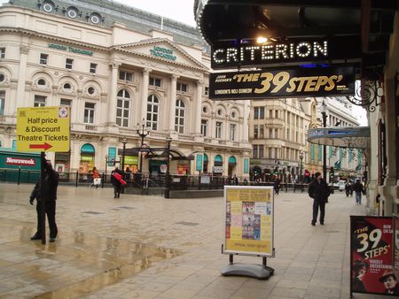 Piccadilly Circus_d0148729_20281318.jpg