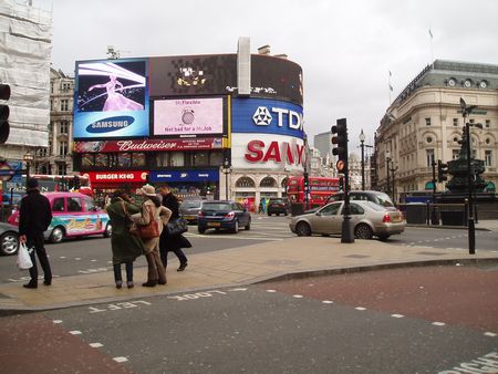 Piccadilly Circus_d0148729_2053910.jpg