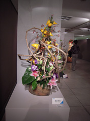 柏高島屋にて草月流花展_e0109554_207195.jpg