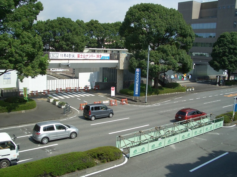 市役所の外部エスカレーター工事が始まりました!_f0141310_1565392.jpg