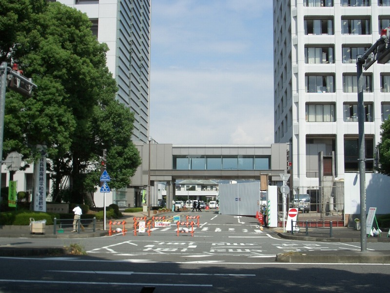 市役所の外部エスカレーター工事が始まりました!_f0141310_157345.jpg