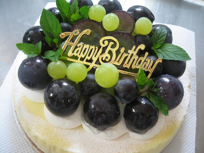 白いチーズケーキ たっぷり葡萄で Happyberryの日々のお知らせ