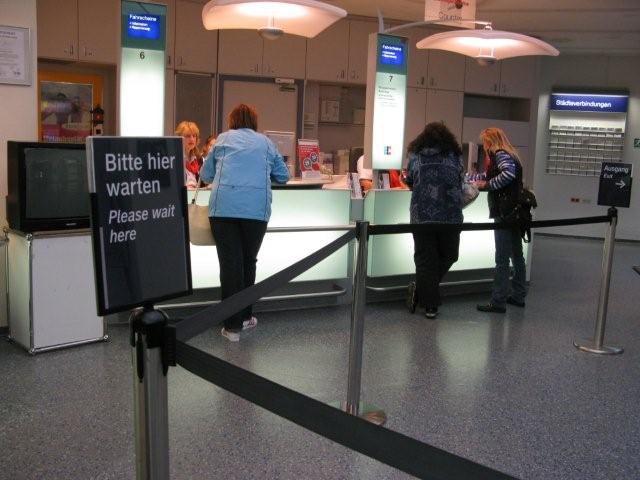 Train tickets vendors_c0157558_7272167.jpg