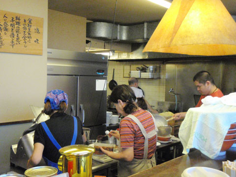 かめ福　の　味噌ラーメン 中細ちぢれ麺で_f0056567_8441254.jpg