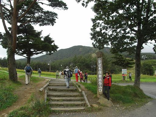 この（雲の）上の空がほんとの空です！　安達太良山_b0116703_18487100.jpg