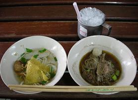 ก๋วยเตี๋ยวเล็ก ワンコ・クイティオで想定外_c0030645_21201091.jpg