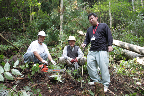 第５回　東京の山と木を見に行く森林バス見学会　①_b0096552_0154322.jpg