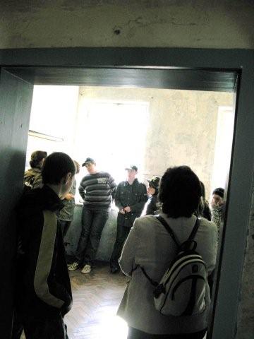Students in Dachau_c0157558_1935233.jpg