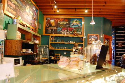 キツラノの学生街の喫茶店 「CALHOUN\'S」_d0129786_1425445.jpg