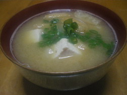 夕食・香草チキンカツ・ひじきの煮物・お味噌汁・もち米いり新米_c0150592_2220145.jpg