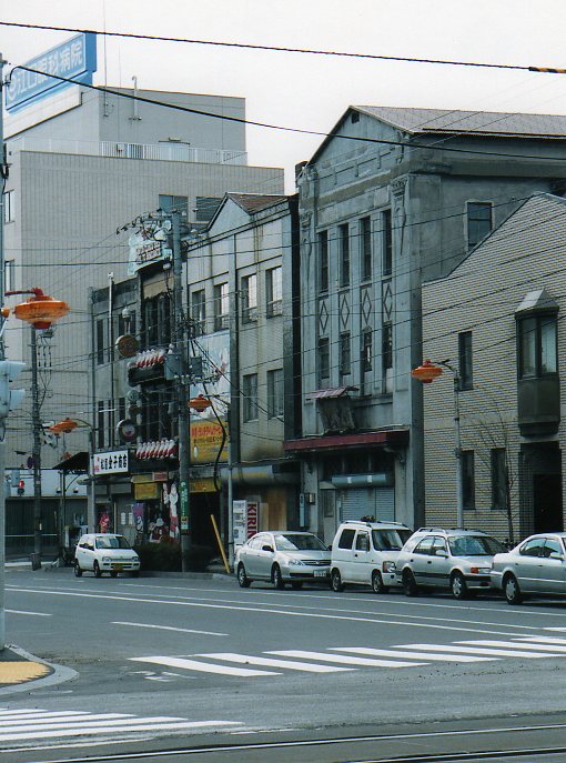 函館銀座通り・レトロ建築コレクション(その４、金子商店、旧対馬理容店)_f0142606_2210912.jpg