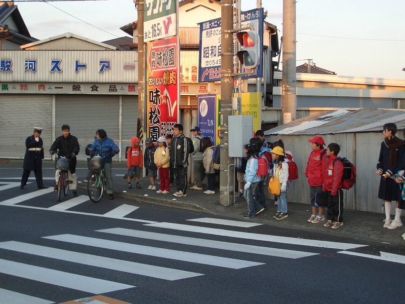 キミサワ駿河台店前の歩道が拡幅されました_f0141310_23215515.jpg