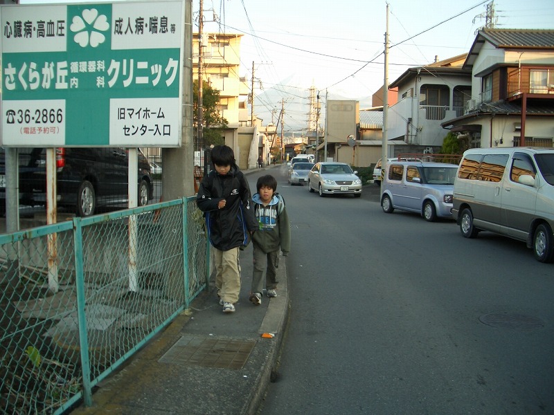 キミサワ駿河台店前の歩道が拡幅されました_f0141310_2324693.jpg