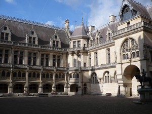 Pierrefonds ピエールフォン 城 フランス77便り Pierrefonds ピエールフォン 城 フランス77便り