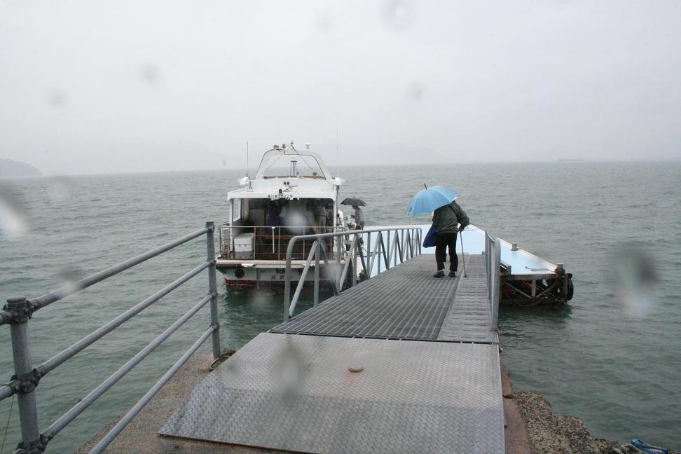 「男はつらいよ」ロケ地 ・琴島    　　　　　　　　　　　　　　　　志々島は「雨のち曇りのち晴れ」_a0107574_0175956.jpg