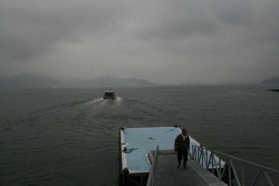 「男はつらいよ」ロケ地 ・琴島    　　　　　　　　　　　　　　　　志々島は「雨のち曇りのち晴れ」_a0107574_0181112.jpg