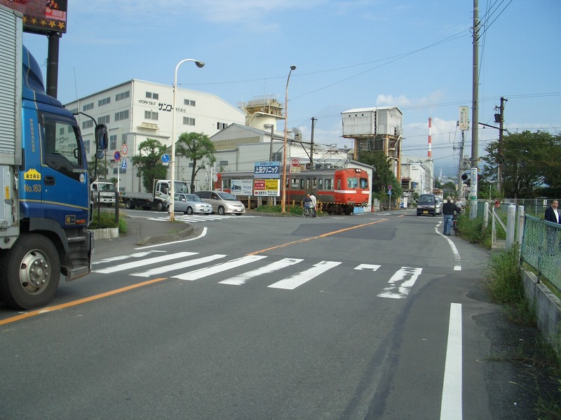 新しい都市計画道路と、岳南鉄道を横断する踏切交差点の整備_f0141310_22203143.jpg