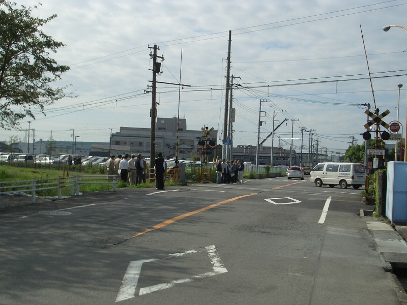 新しい都市計画道路と、岳南鉄道を横断する踏切交差点の整備_f0141310_22204934.jpg