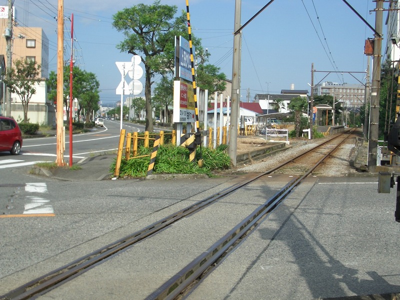 新しい都市計画道路と、岳南鉄道を横断する踏切交差点の整備_f0141310_22205892.jpg