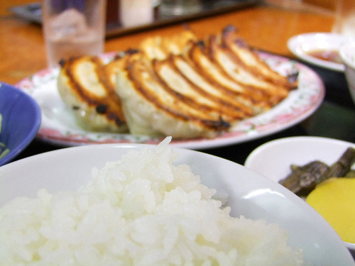 「水道橋　餃子の王将の餃子」_a0000029_11261335.jpg