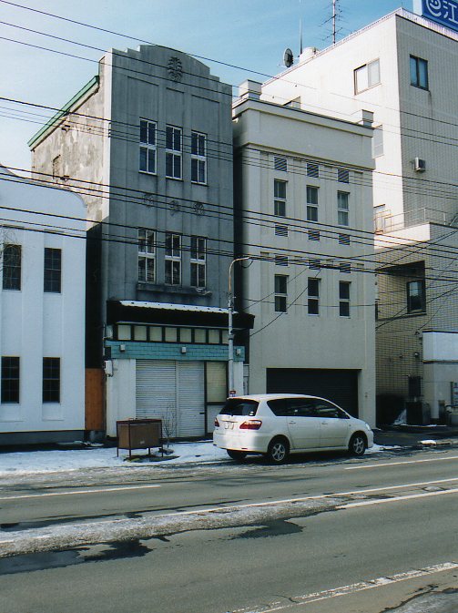 函館銀座通り・レトロ建築コレクション(その６、銀座の天満つ蕎麦店)_f0142606_22361240.jpg