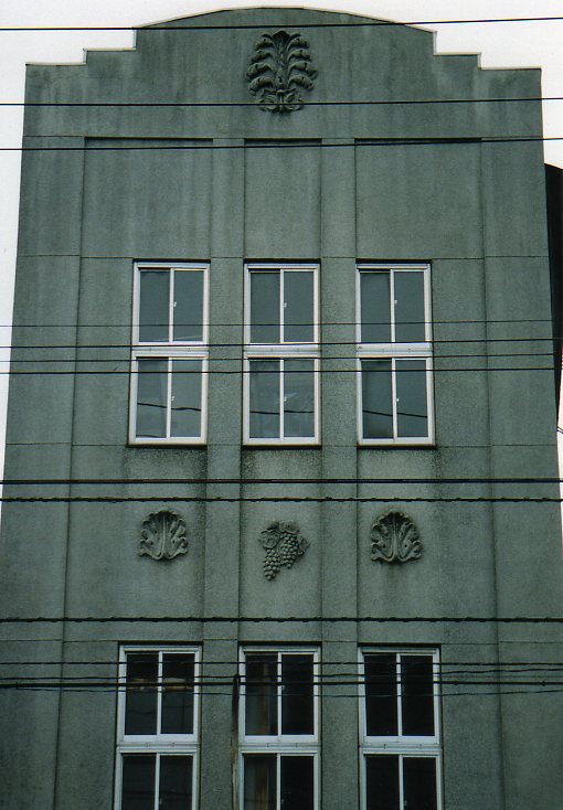 函館銀座通り・レトロ建築コレクション(その６、銀座の天満つ蕎麦店)_f0142606_22433354.jpg