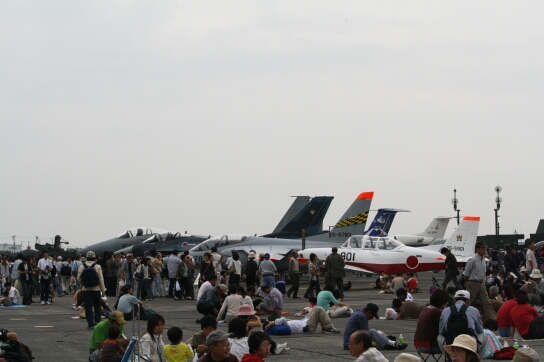 エア・フェスタ浜松 2008. 　　　　　～F１５経過飛行と会場編～ _c0073377_5423914.jpg