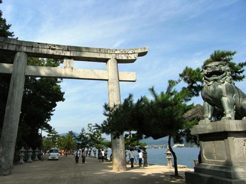 【　厳島神社　-　宮島　２日目】_b0023844_11242386.jpg