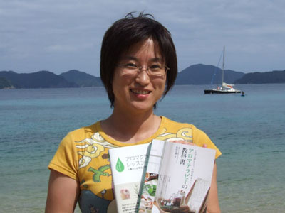 アロマの本の著者と著書のご紹介♪_e0028387_1565070.jpg