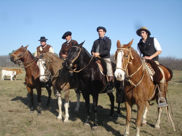 口ひげ 嫌い モッキンバード アルゼンチン ガウチョ 服装 Serviceaerconditionat Biz