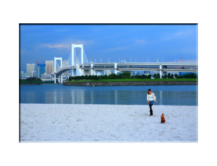 Woman & Dog & the rainbow brige._e0139093_1145297.jpg