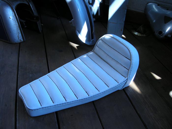 White Leather Seat 4 Motorcycle_f0161305_149231.jpg