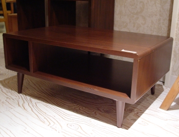 こげ茶色の木の家具、色々入荷!!_a0096367_2311889.jpg