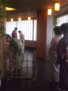 林屋晴三先生ご亭主の茶の湯同好会茶会に出席_f0083294_1162984.jpg