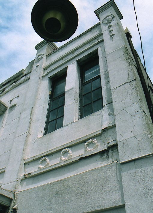 函館銀座通り・レトロ建築コレクション(その１０、美容室あみん)_f0142606_0331520.jpg