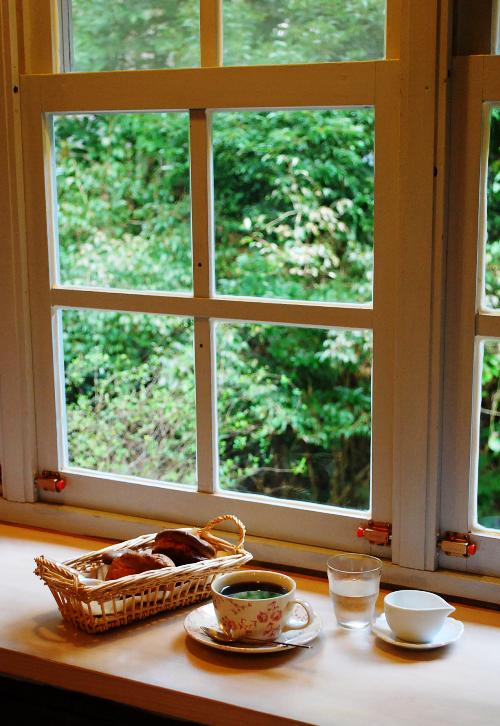 山の中の小さな喫茶店 Molly\'s Tearoom_c0177814_1284716.jpg