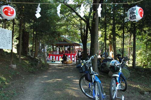 子神（ねのかみ）神社の神楽　2008.10.13　甲斐市大久保_c0162844_79235.jpg