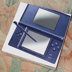 NINTENDO DS Lite_d0120345_16573588.jpg