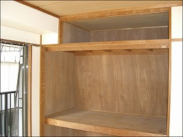 押入れ改造 大工さんが木造住宅作ってるよ