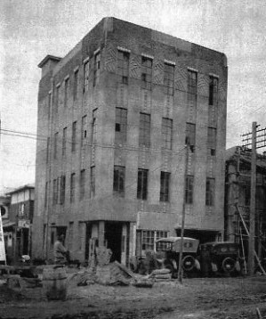 函館銀座通り・レトロ建築コレクション(その１２、旧函館日日新聞社)_f0142606_2241163.jpg