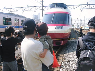 リベンジ！小田急ファミリー鉄道展2008＆デアイ！割烹さしみや_d0121374_111134.jpg