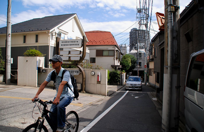 「2008神楽坂」緑を愛でながら白銀公園へ_c0009981_474050.jpg