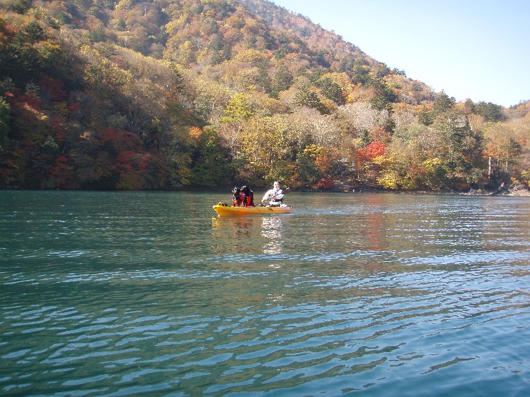 ラスト中禅寺湖　紅葉カヌー（１日目）_e0142754_9403429.jpg