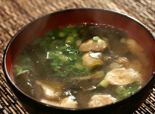 晩ご飯のご紹介で　寄せ鍋／おじゃがと森のきのこのチーズ焼き／蒲鉾ソテーのカリカリじゃこマヨなど。_b0033423_1145438.jpg