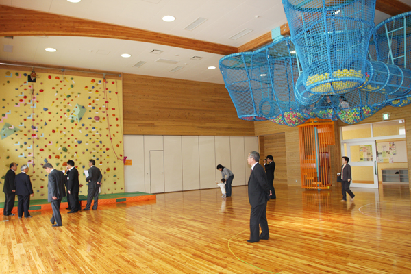 富士河口湖町、生涯学習館・子ども未来創造館_d0130714_22285192.jpg