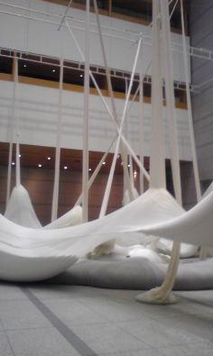 エルネスト・ネト　東京都現代美術館\"ネオ・トロピカリア ブラジルの創造\"展　開催中_b0101418_10432832.jpg
