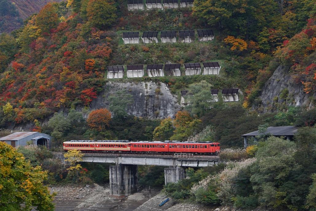 続 奥会津の紅葉を求めて 1 田子倉湖駅 常陸のt S Blog