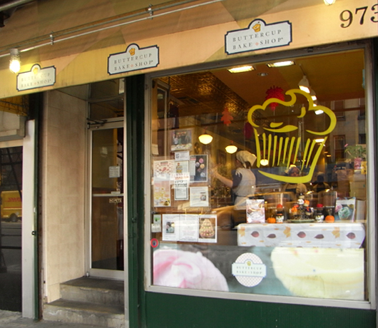 カップケーキで募金活動 Buttercup Bake Shop_b0007805_15382916.jpg
