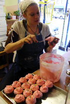 カップケーキで募金活動 Buttercup Bake Shop_b0007805_15403566.jpg