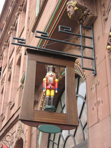 木彫りのお人形 in Frankfurt_f0185917_100776.jpg